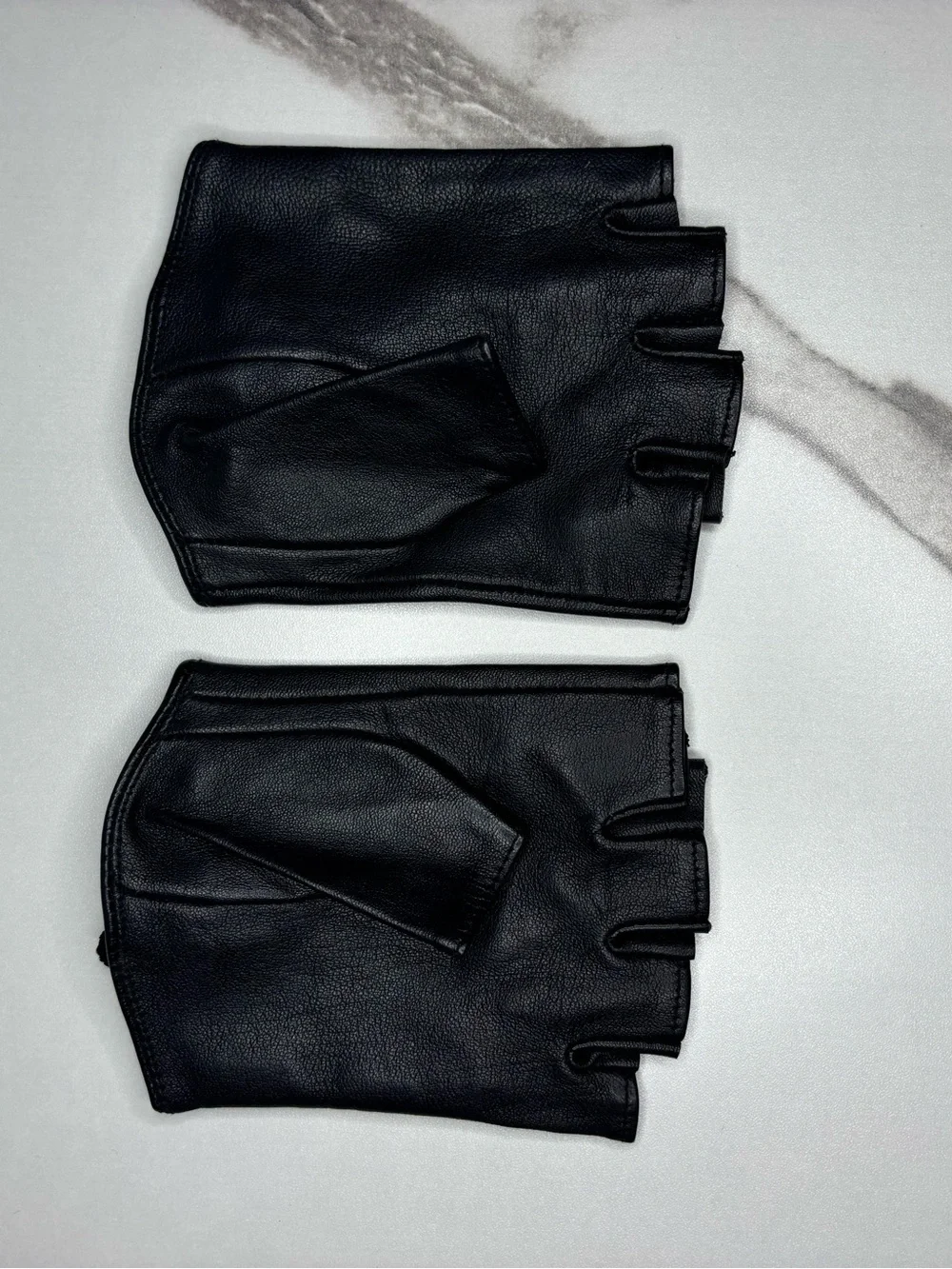 Karl Lagerfeld Zip-Up Fingerless Leather Gloves / Size M/L